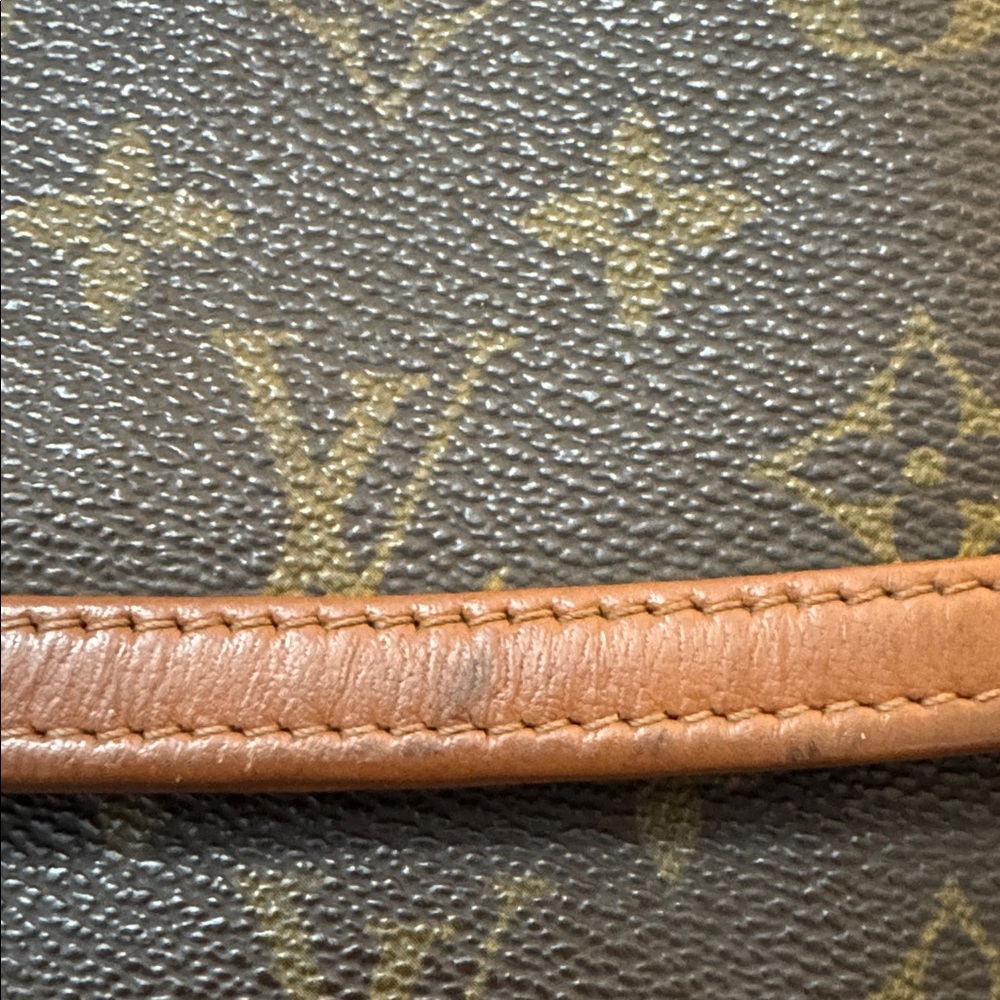 Louis Vuitton Monogram Pochette Dame GM clutch in monogram canvas - Picture 14 of 16